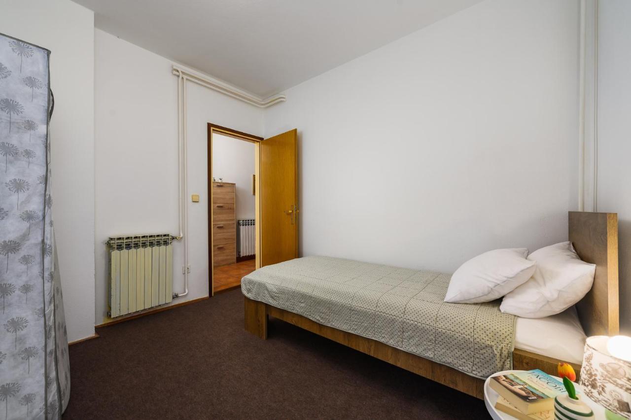 Apartments Josipa Пореч Екстериор снимка