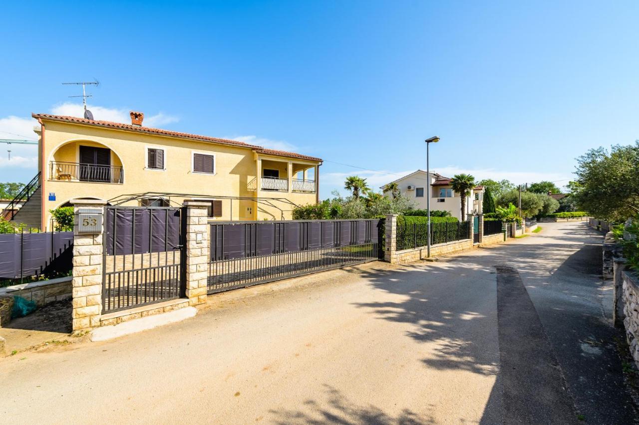 Apartments Josipa Пореч Екстериор снимка