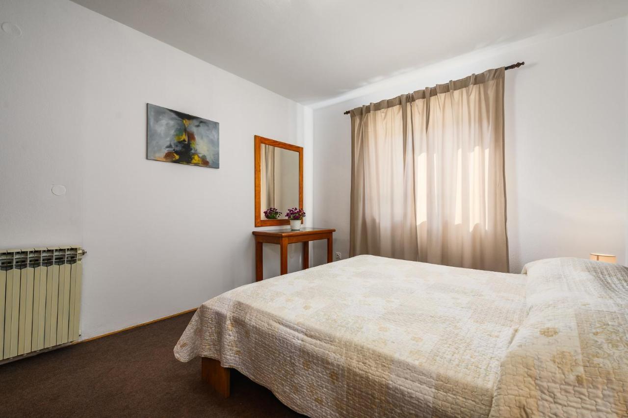 Apartments Josipa Пореч Екстериор снимка