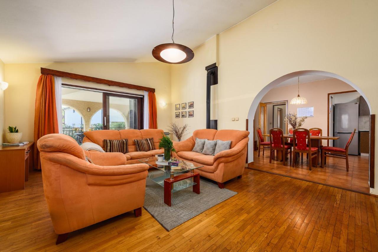 Apartments Josipa Пореч Екстериор снимка