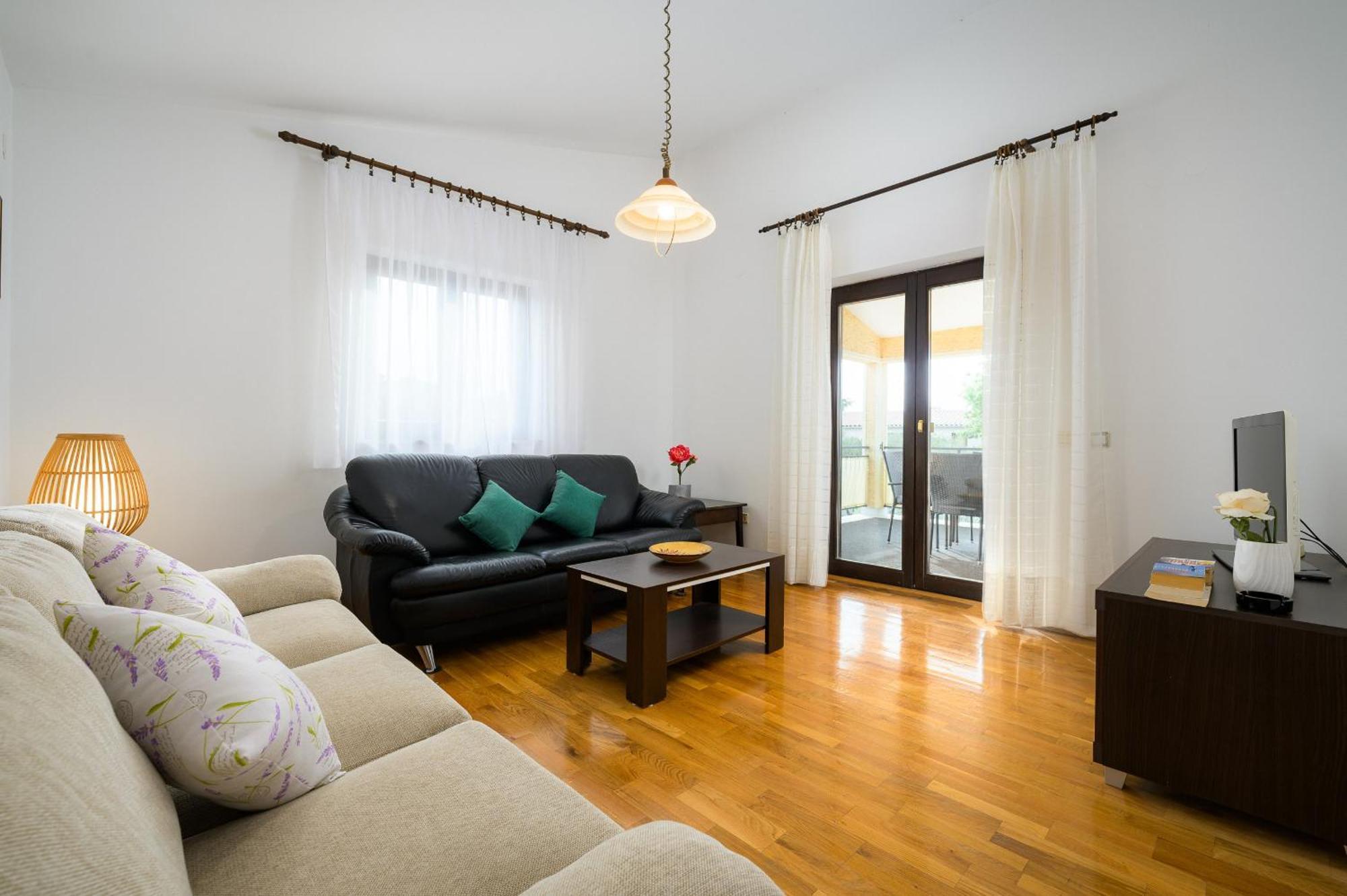 Apartments Josipa Пореч Екстериор снимка
