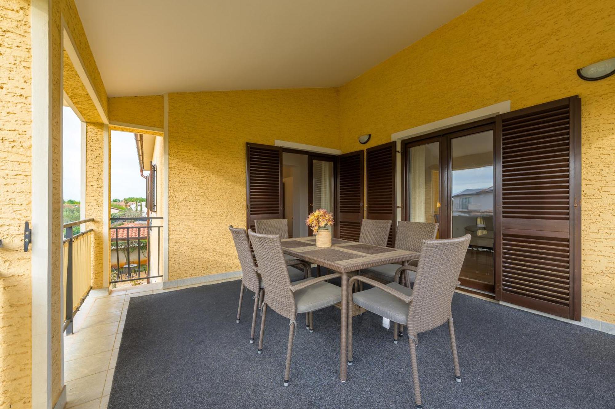 Apartments Josipa Пореч Екстериор снимка