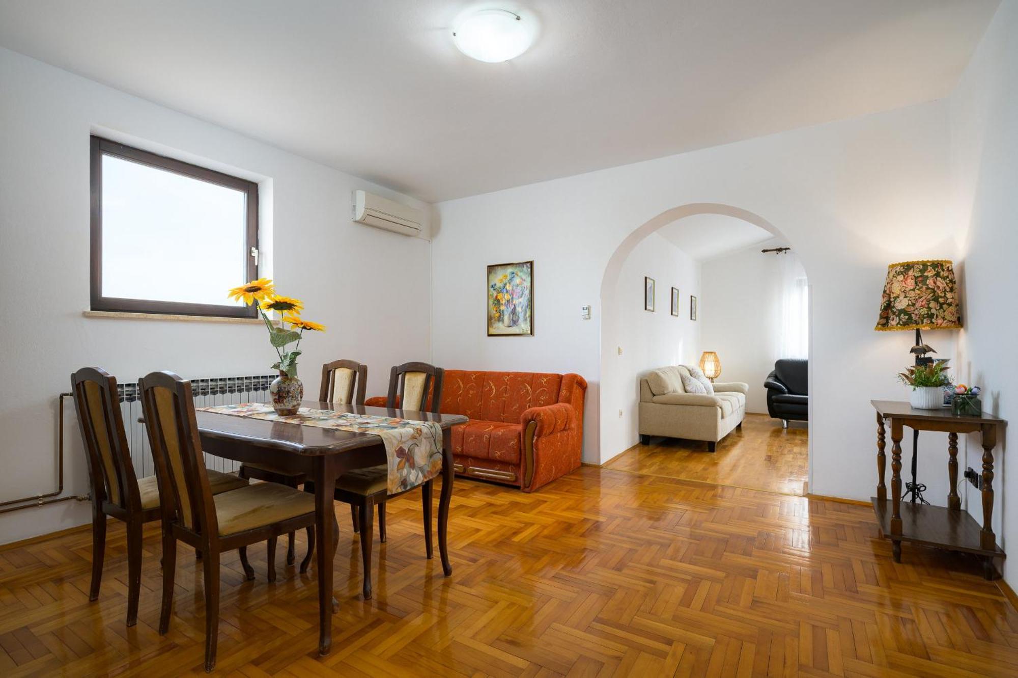 Apartments Josipa Пореч Екстериор снимка